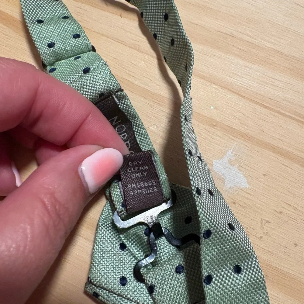 Green Polka Dot Bow Tie for boys